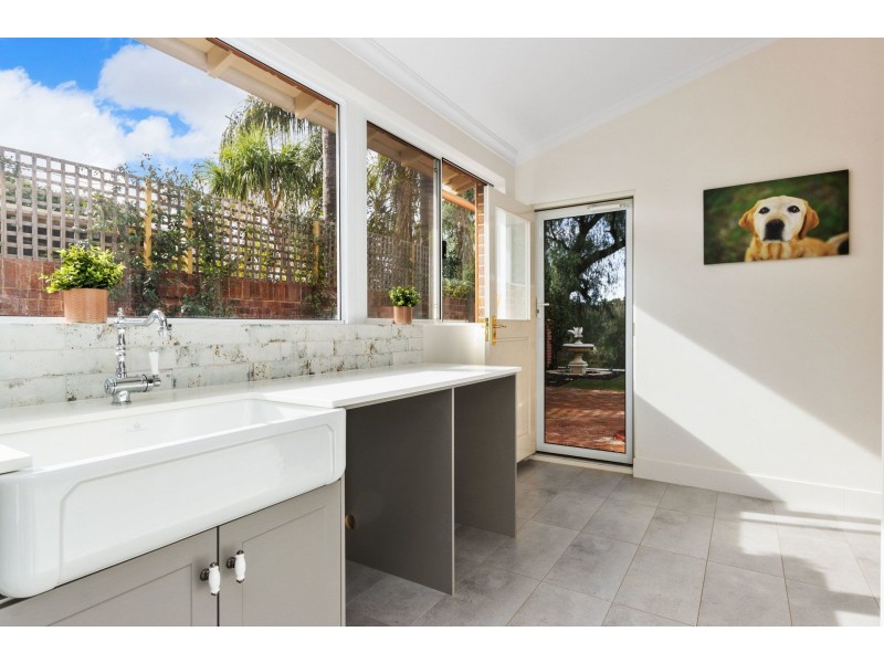 7 Daylesford Road, Bassendean WA 6054