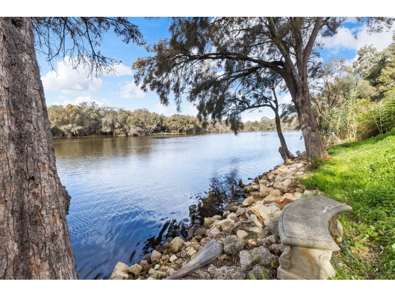 7 Daylesford Road, Bassendean WA 6054