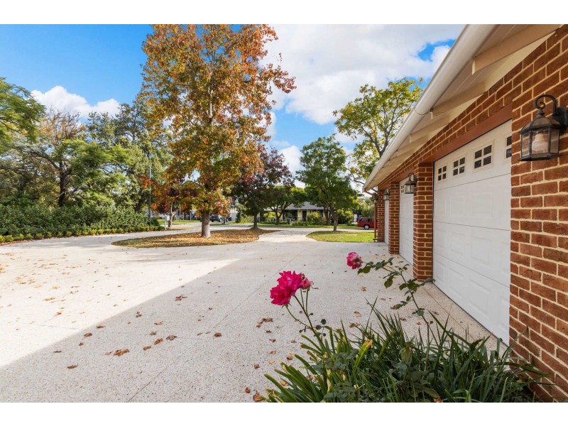 7 Daylesford Road, Bassendean WA 6054