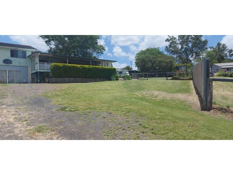 12 Happydale Road, Lowood QLD 4311