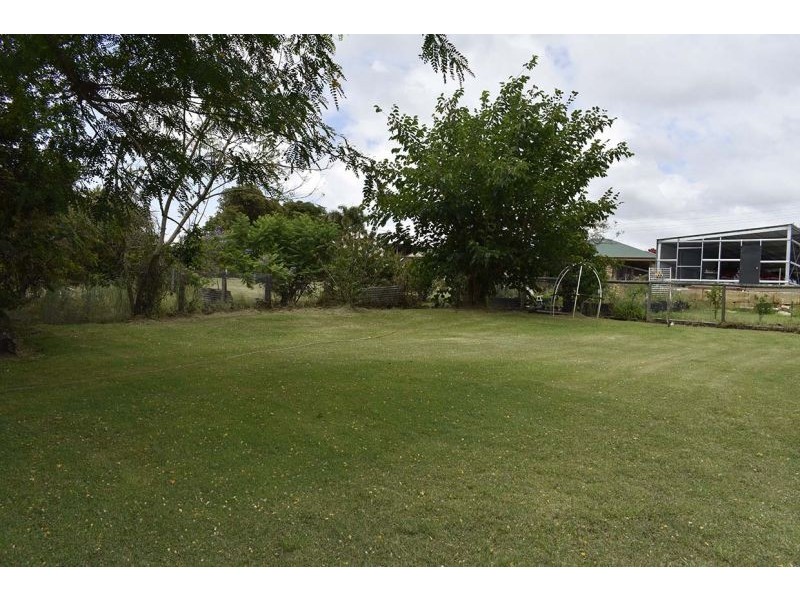 12 Happydale Road, Lowood QLD 4311