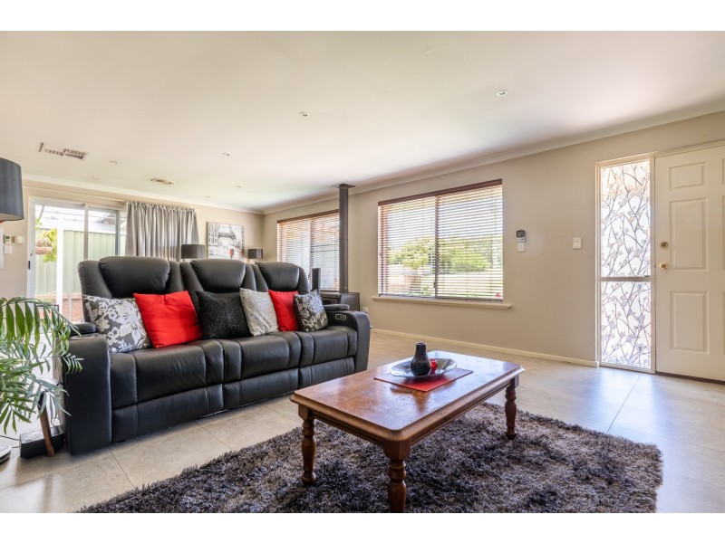 1/35 Erlistoun Street, Golden Bay WA 6174