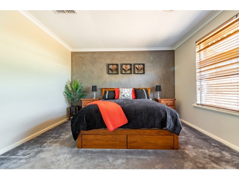 1/35 Erlistoun Street, Golden Bay WA 6174