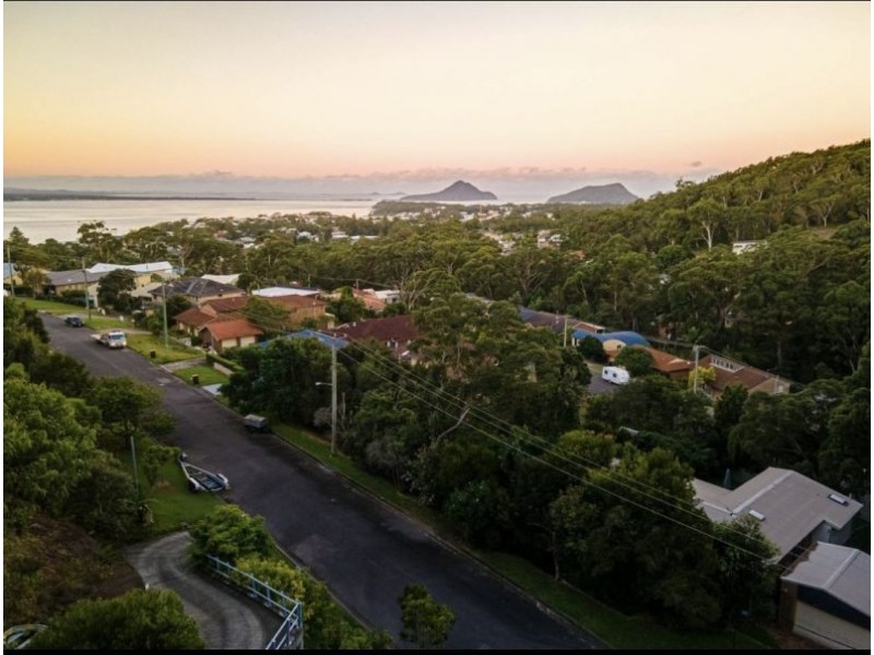 5 Tareebin Road, Nelson Bay NSW 2315