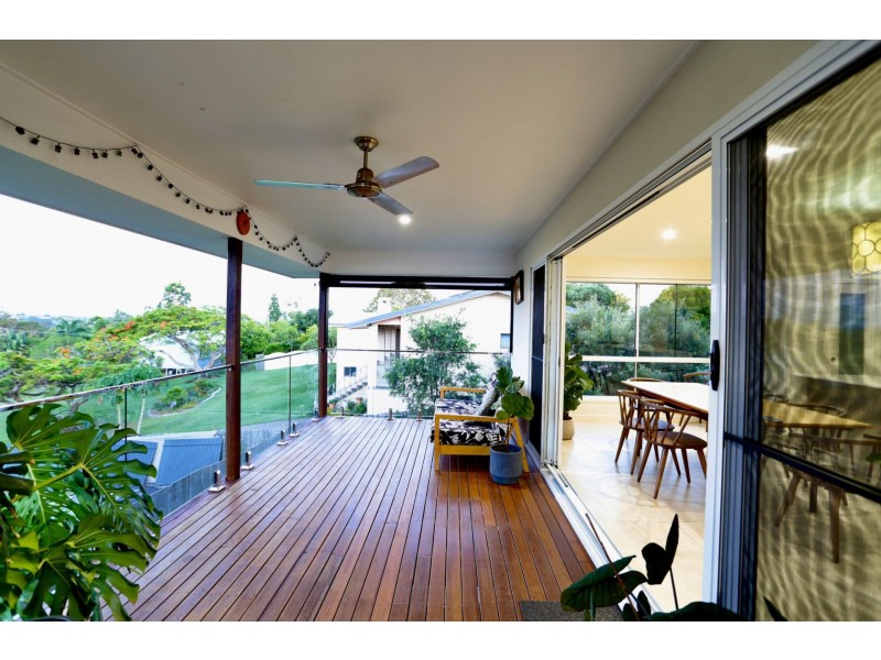 23 Watson Rd, Southside QLD 4570