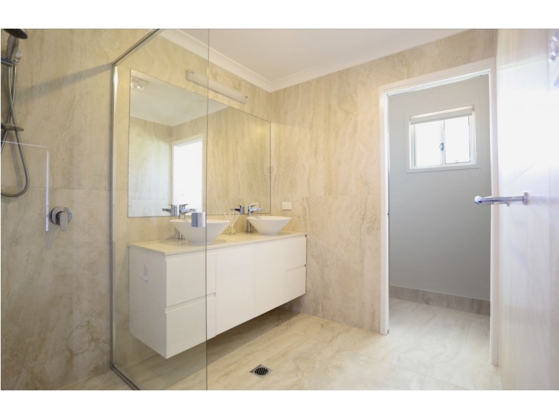23 Watson Rd, Southside QLD 4570
