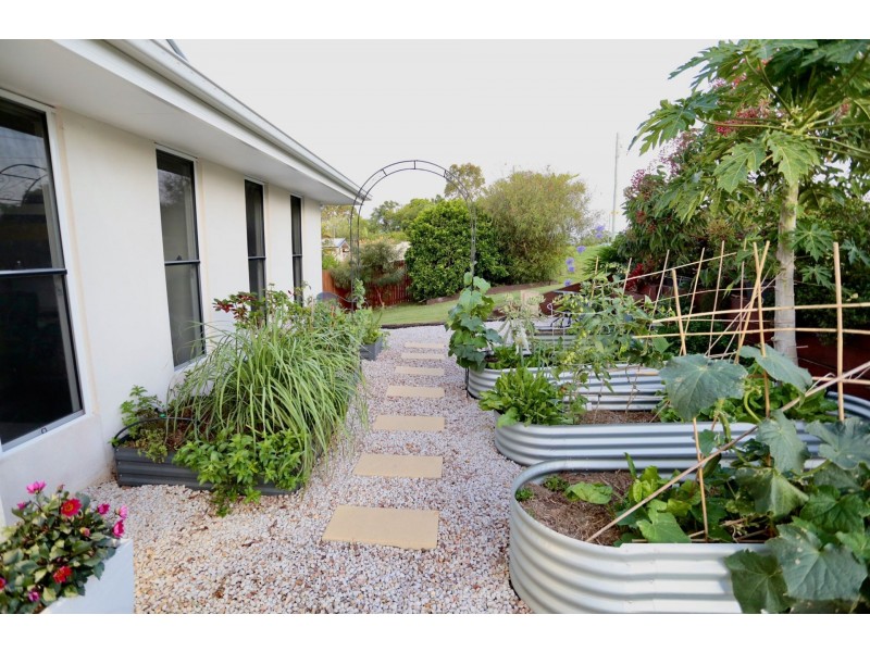 23 Watson Rd, Southside QLD 4570