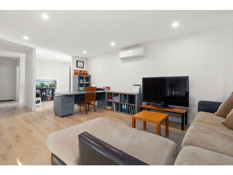 1 Aird Place, Farrer ACT 2607