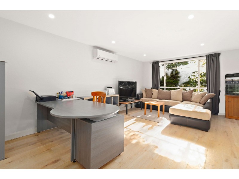 1 Aird Place, Farrer ACT 2607