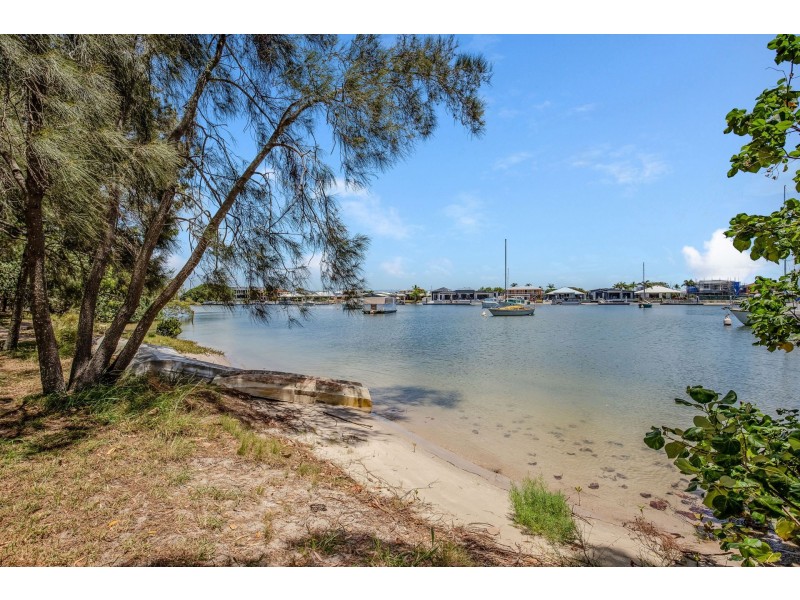 53 Paradise Parade, Paradise Point QLD 4216
