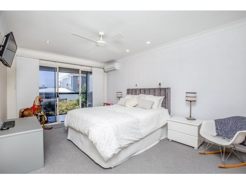 53 Paradise Parade, Paradise Point QLD 4216