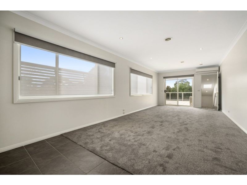 2/11 Colman Road, Warranwood VIC 3134