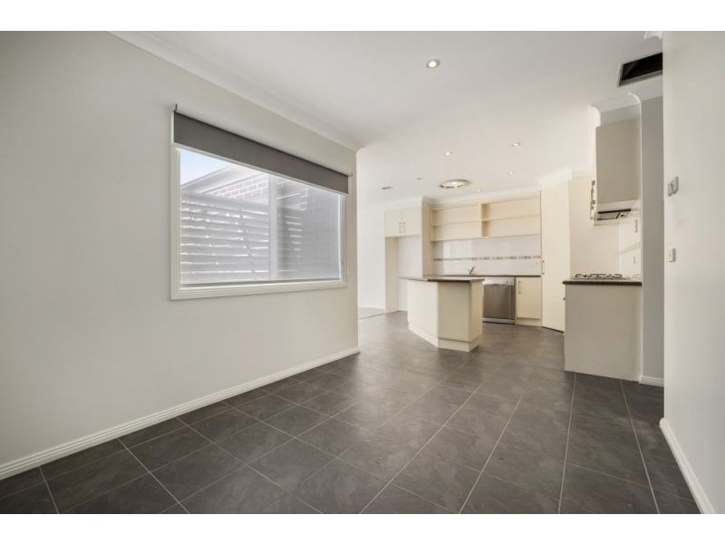 2/11 Colman Road, Warranwood VIC 3134
