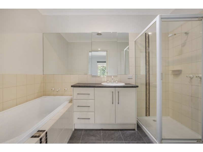 2/11 Colman Road, Warranwood VIC 3134