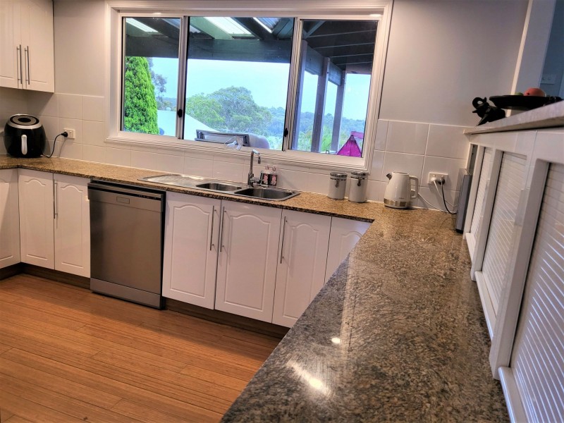 33 Bay Street, Wyee Point NSW 2259