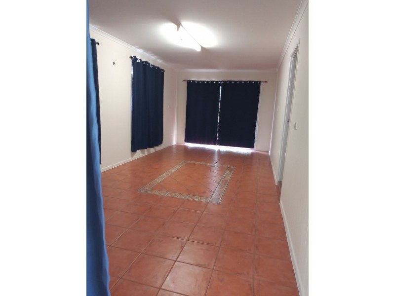 2 Osborne Place, Emerald QLD 4720