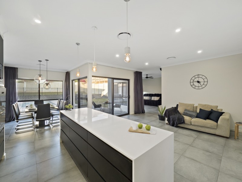 8 Melaleuca Court, Kuraby QLD 4112