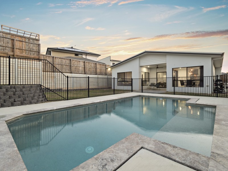 8 Melaleuca Court, Kuraby QLD 4112