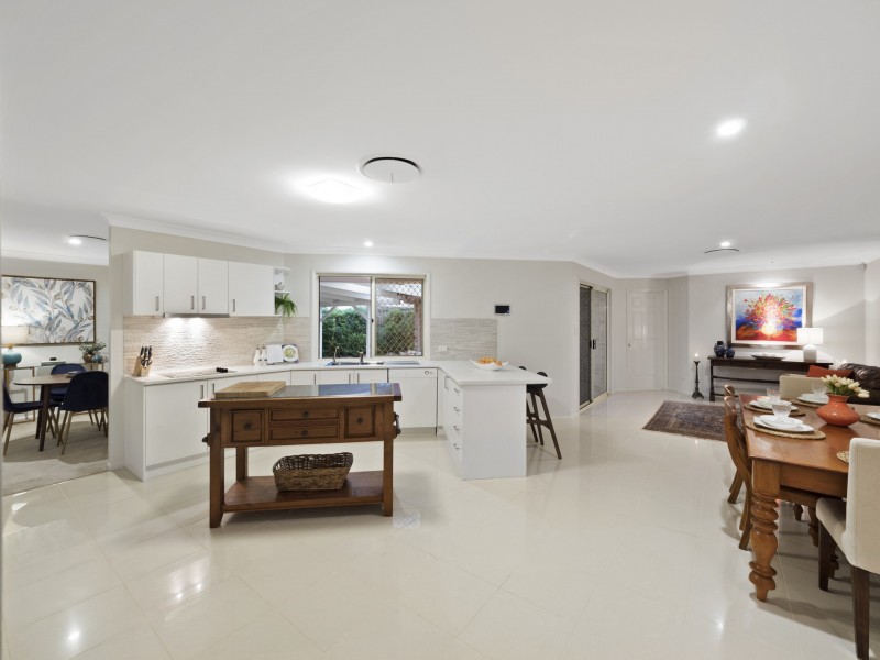 120 Chesterfield Crescent, Kuraby QLD 4112