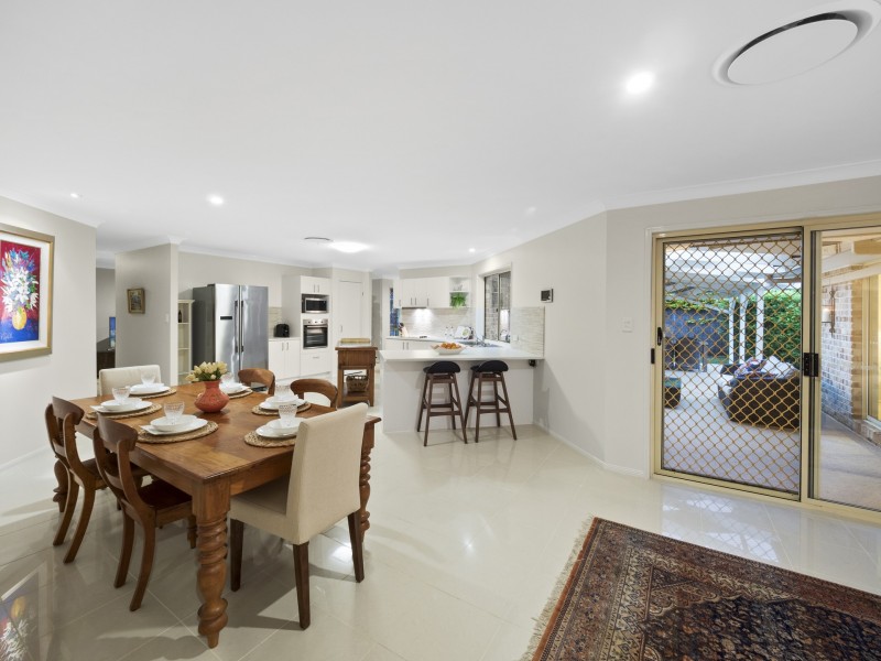 120 Chesterfield Crescent, Kuraby QLD 4112