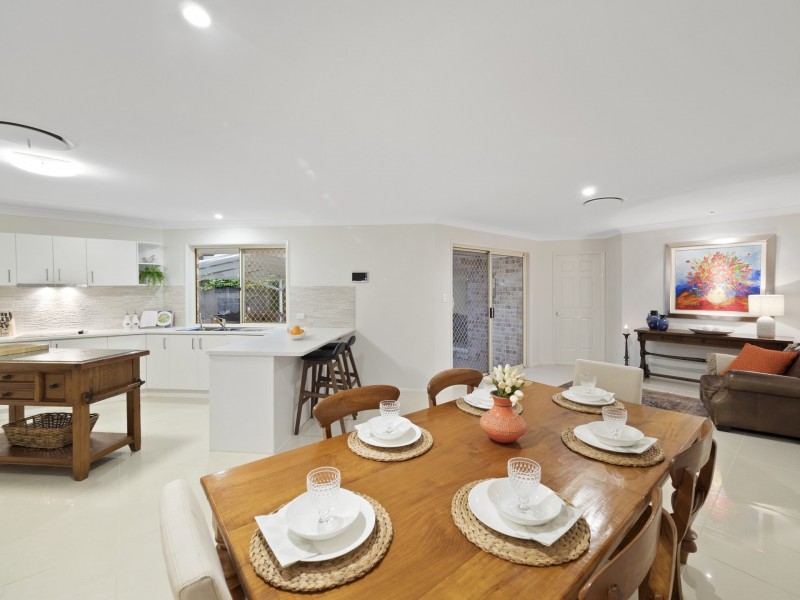 120 Chesterfield Crescent, Kuraby QLD 4112