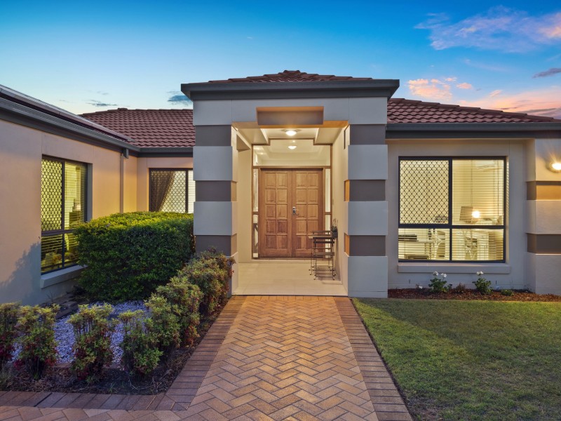17 Lily Circuit, Kuraby QLD 4112