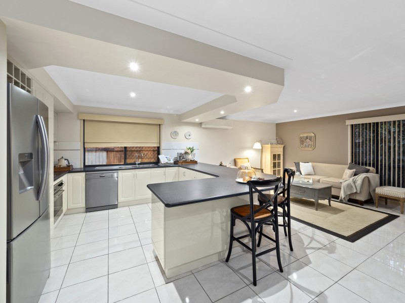 17 Lily Circuit, Kuraby QLD 4112