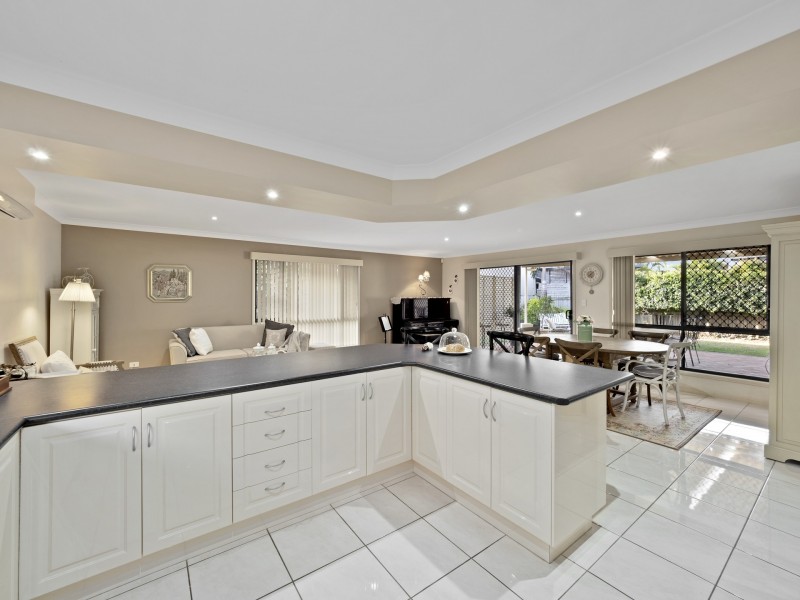 17 Lily Circuit, Kuraby QLD 4112