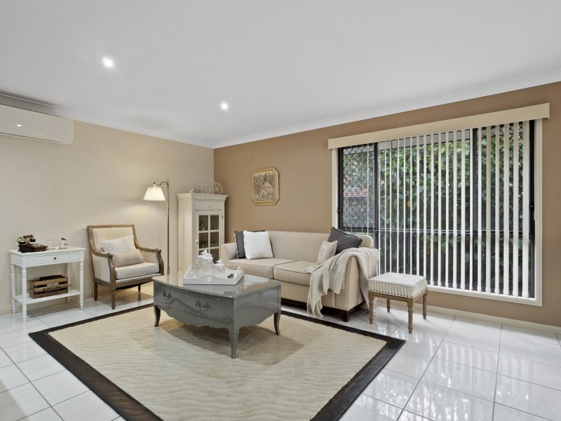 17 Lily Circuit, Kuraby QLD 4112