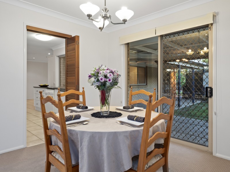 16 Chanel Crescent, Eight Mile Plains QLD 4113