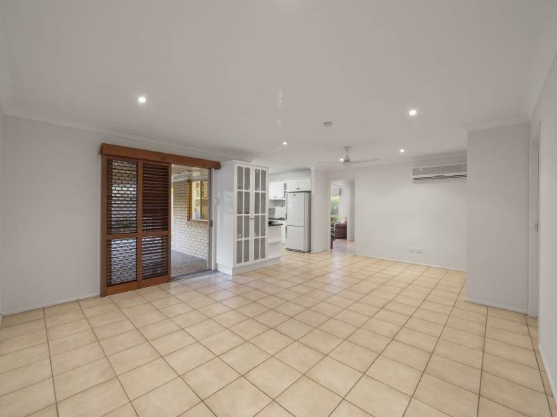 16 Chanel Crescent, Eight Mile Plains QLD 4113