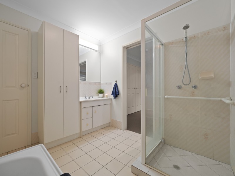 16 Chanel Crescent, Eight Mile Plains QLD 4113