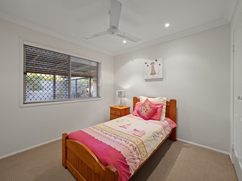 16 Chanel Crescent, Eight Mile Plains QLD 4113