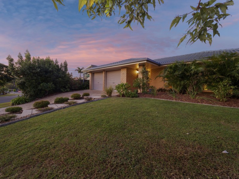 16 Chanel Crescent, Eight Mile Plains QLD 4113