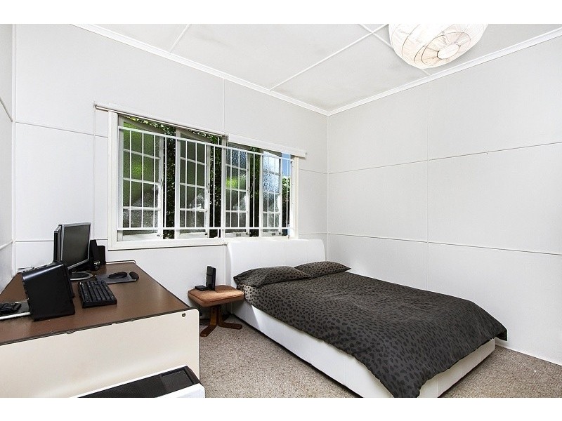 44 Kanumbra Street, Coorparoo QLD 4151