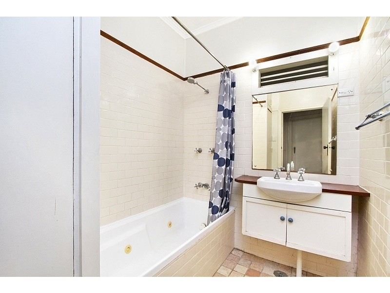 44 Kanumbra Street, Coorparoo QLD 4151