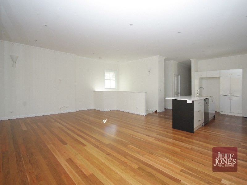 21 Harrogate Street, Woolloongabba QLD 4102