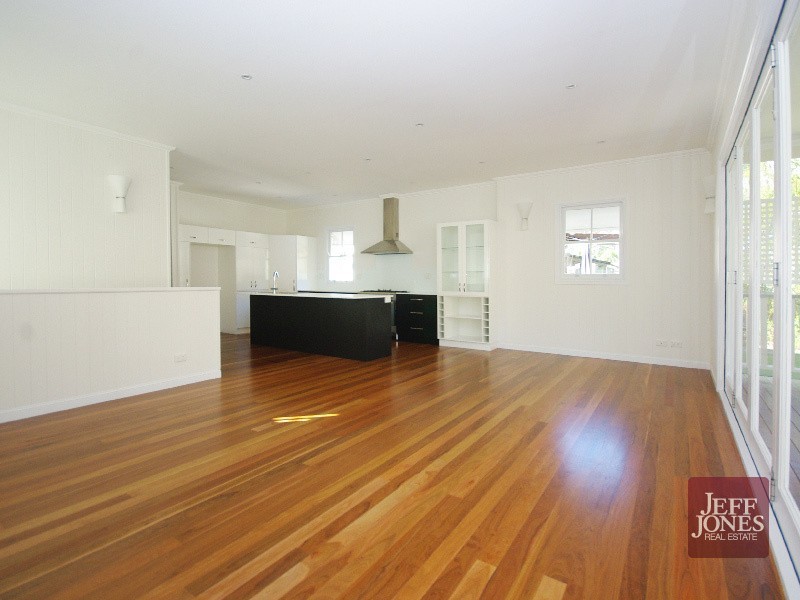 21 Harrogate Street, Woolloongabba QLD 4102