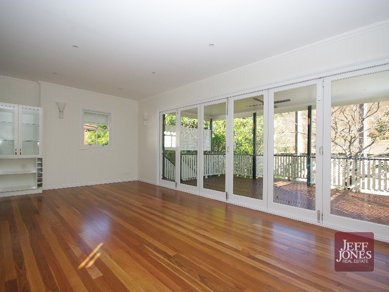 21 Harrogate Street, Woolloongabba QLD 4102