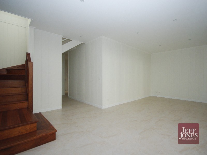 21 Harrogate Street, Woolloongabba QLD 4102