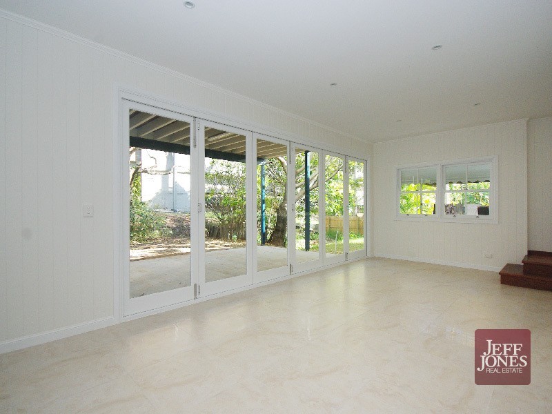 21 Harrogate Street, Woolloongabba QLD 4102