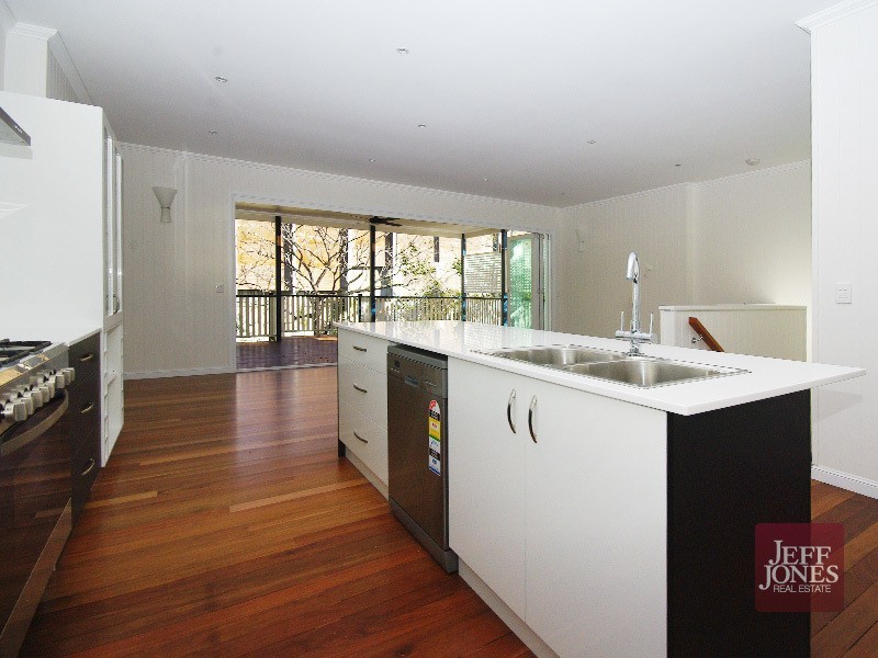 21 Harrogate Street, Woolloongabba QLD 4102