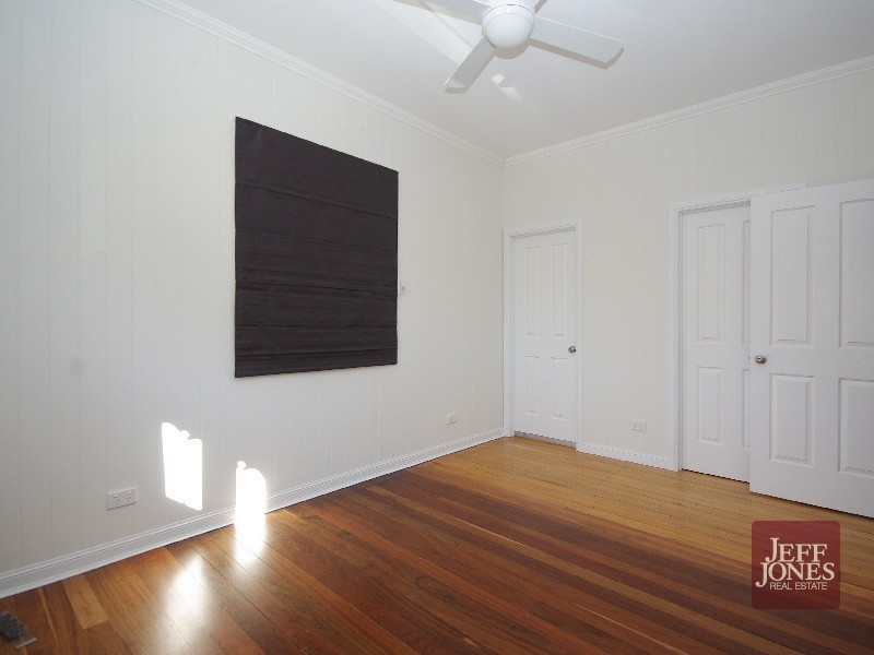 21 Harrogate Street, Woolloongabba QLD 4102