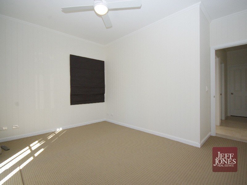 21 Harrogate Street, Woolloongabba QLD 4102