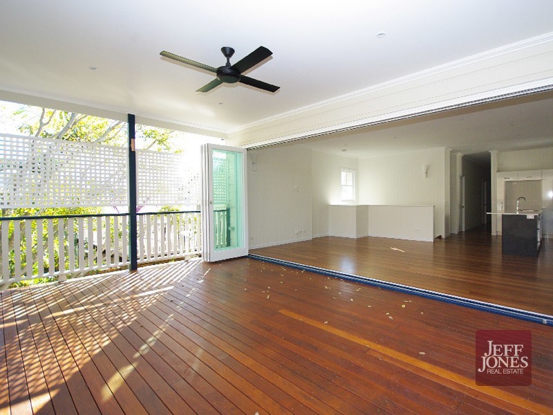 21 Harrogate Street, Woolloongabba QLD 4102