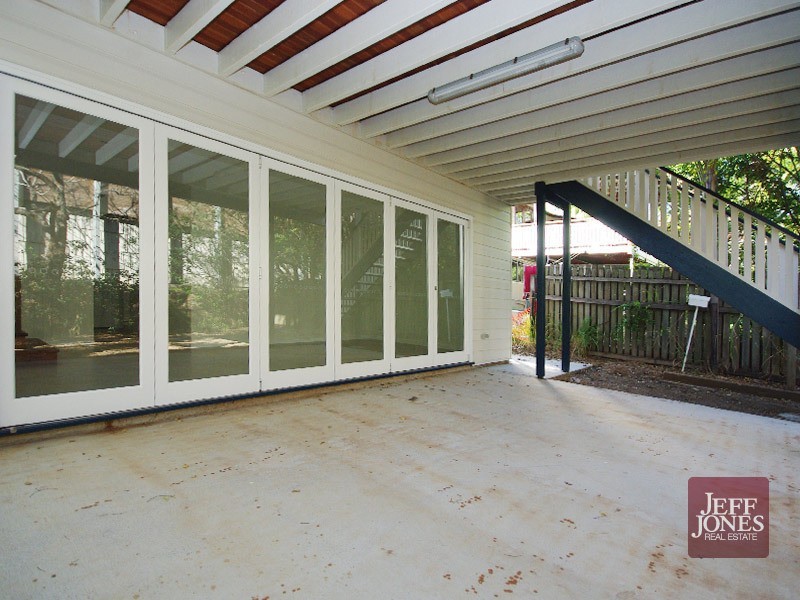 21 Harrogate Street, Woolloongabba QLD 4102