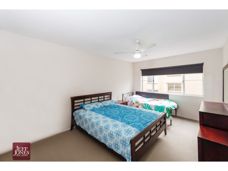 1/339 Cavendish Road, Coorparoo QLD 4151