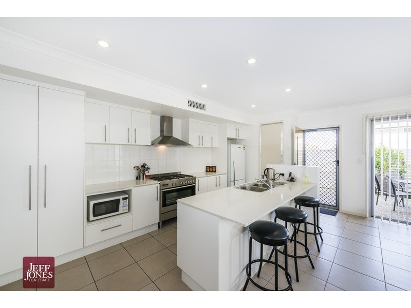 55 Worchester Crescent, Wakerley QLD 4154