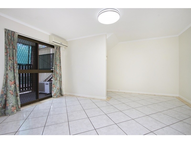 2/84 Victoria Terrace, Greenslopes QLD 4120