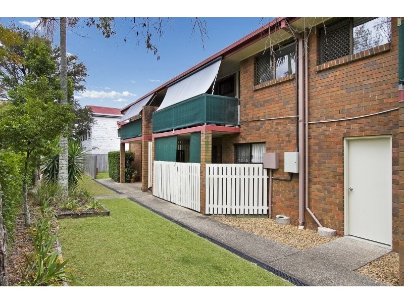 2/84 Victoria Terrace, Greenslopes QLD 4120